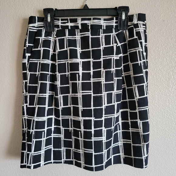GAP Abstract B&W Mini Skirt With Pockets Size 10 - Picture 3 of 10